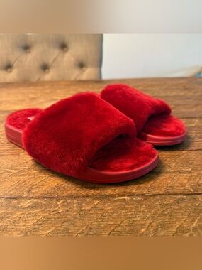 Women’s Plush Red Fuzzy Slide Slippers (Size 6 1/2)